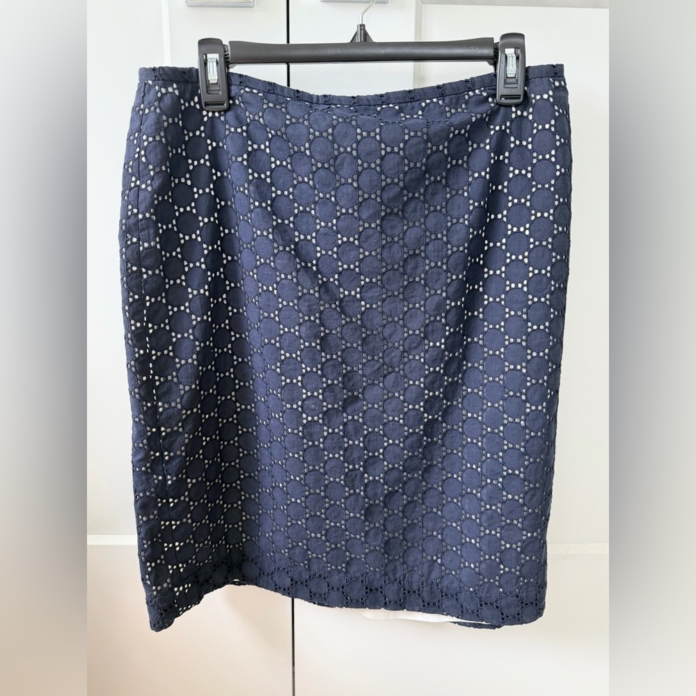 Ann Taylor LOFT Navy Textured Eyelet Pencil Skirt with Zippered Back, Size 10